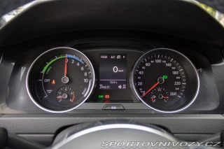 Volkswagen Golf GTE plug in-hybrid /aj n 2015