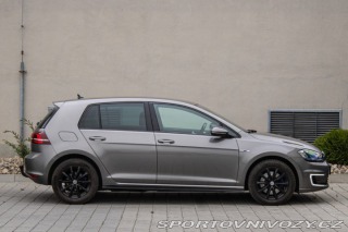 Volkswagen Golf GTE plug in-hybrid /aj n 2015