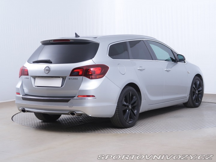 Opel Astra 2.0 BiCDTI 2015
