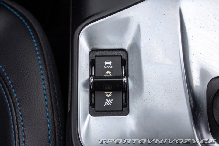 Jaguar E-Pace 2.0 I4 180k R-Dynamic SE 2019