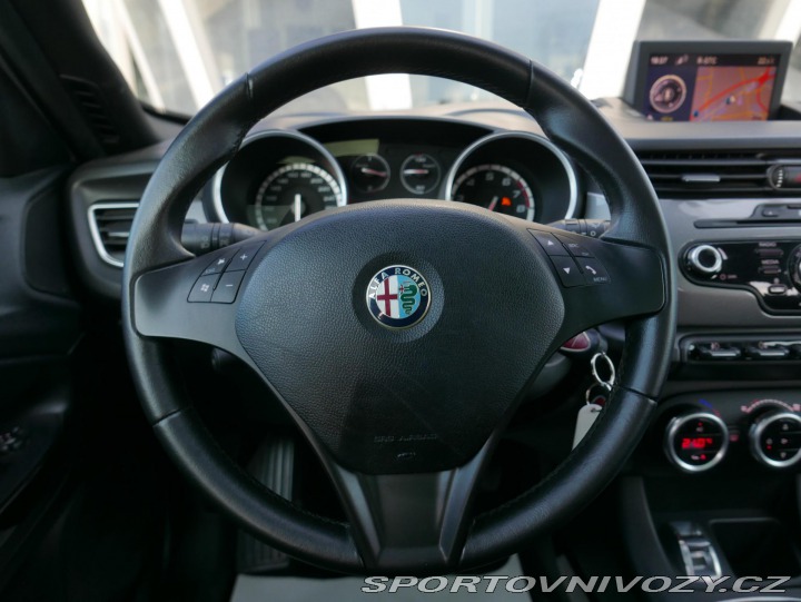 Alfa Romeo Giulietta 1,4 TB 125kW Navi Panoram 2011
