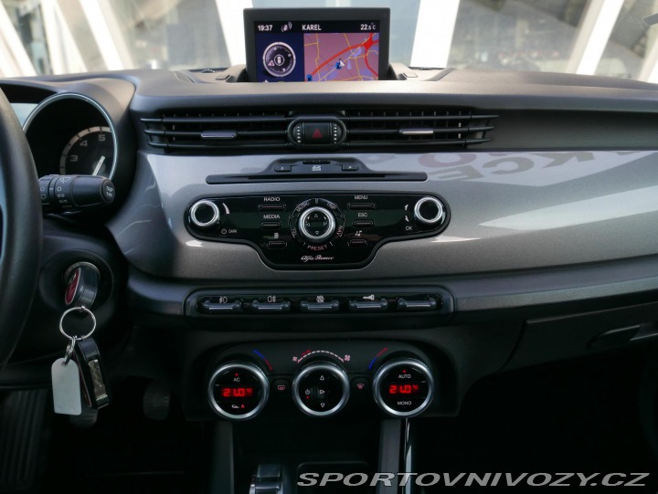 Alfa Romeo Giulietta 1,4 TB 125kW Navi Panoram 2011