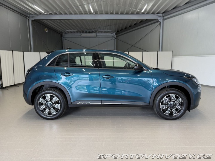 Fiat 600 1.2 Turbo Hybrid 100k MHE 2025