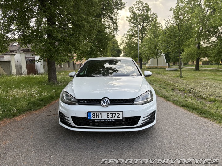 Volkswagen Golf 2016