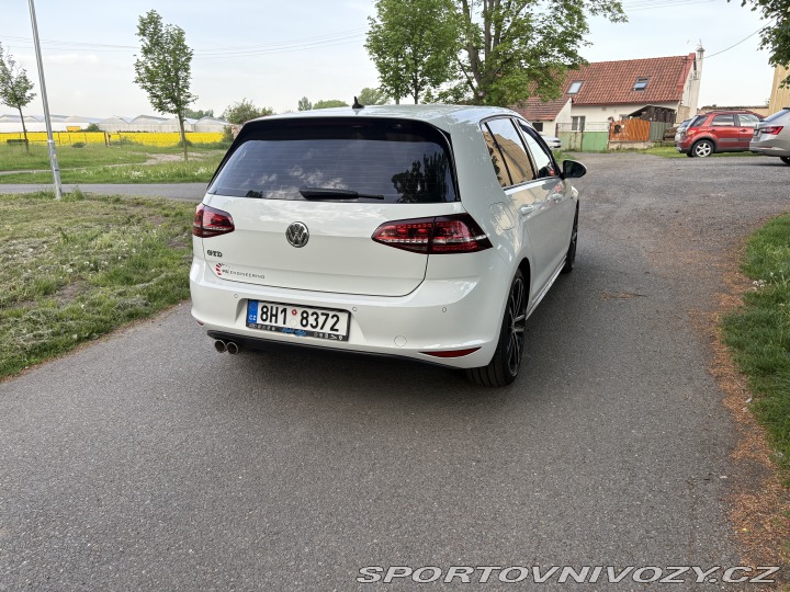 Volkswagen Golf 2016