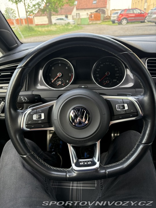 Volkswagen Golf 2016