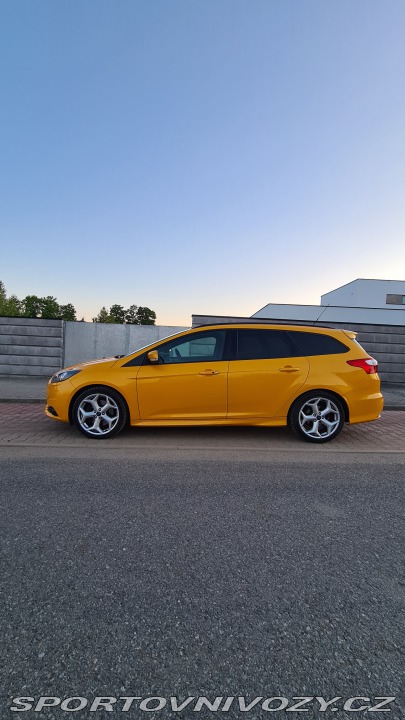Ford Focus ST 250 mk3 Combi 2013