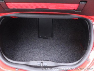 Volkswagen New Beetle 1,4 i 55kW Klimatizace Se 2004