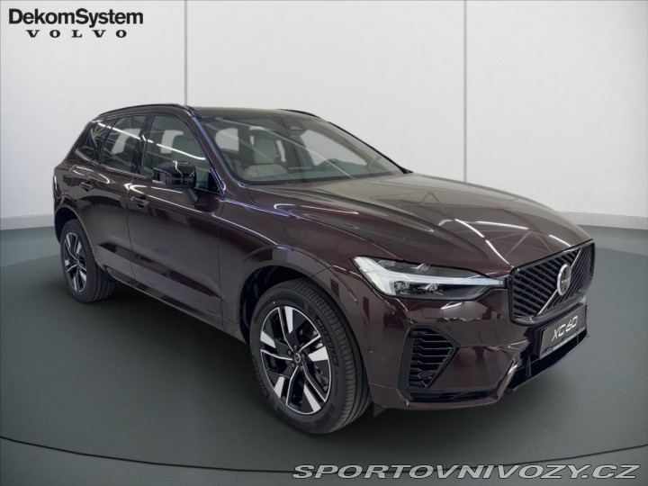 Volvo Ostatní modely XC60 2,0 T6 AWD Plus Dark 5630 2025
