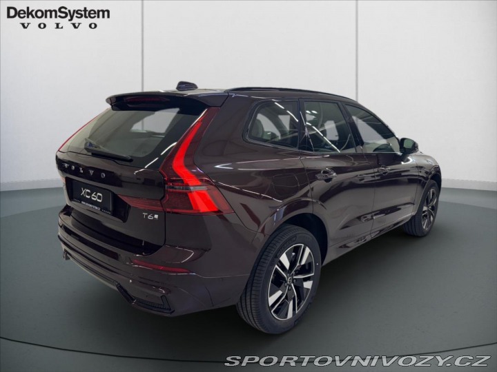 Volvo Ostatní modely XC60 2,0 T6 AWD Plus Dark 5630 2025