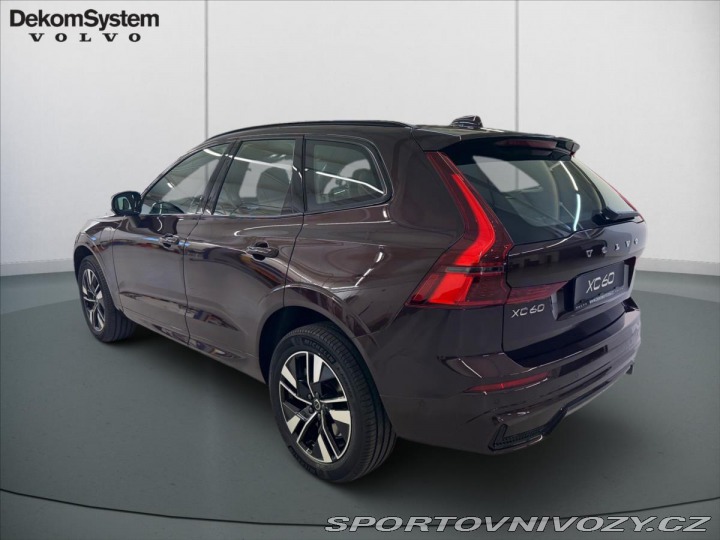 Volvo Ostatní modely XC60 2,0 T6 AWD Plus Dark 5630 2025