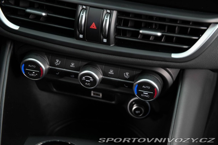 Alfa Romeo Giulia 2.0 GME Veloce AWD AT 2022