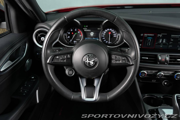 Alfa Romeo Giulia 2.0 GME Veloce AWD AT 2022