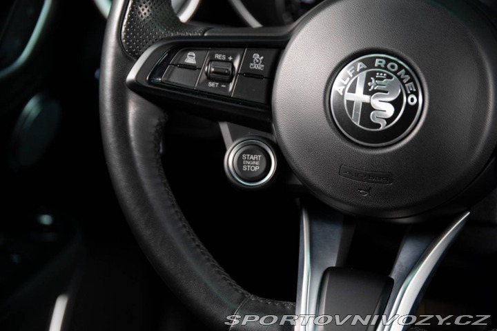 Alfa Romeo Giulia 2.0 GME Veloce AWD AT 2022