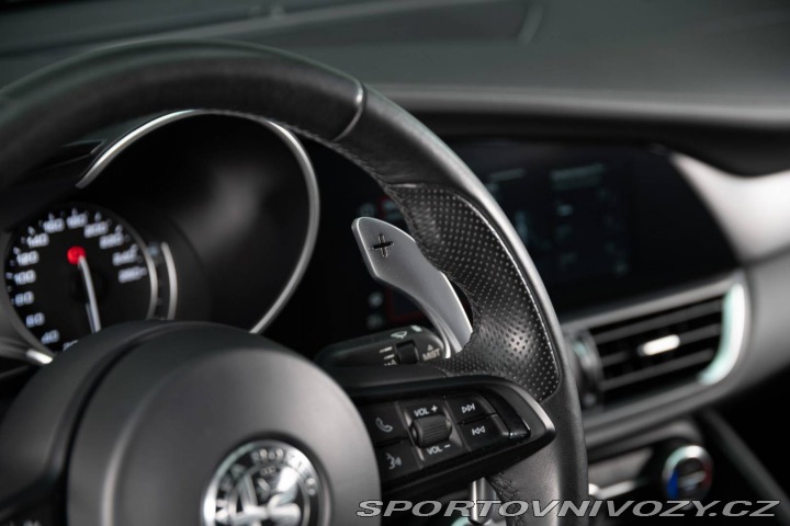 Alfa Romeo Giulia 2.0 GME Veloce AWD AT 2022