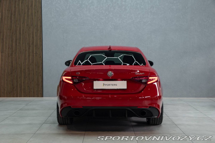 Alfa Romeo Giulia 2.0 GME Veloce AWD AT 2022