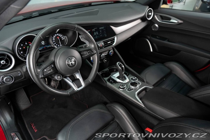 Alfa Romeo Giulia 2.0 GME Veloce AWD AT 2022
