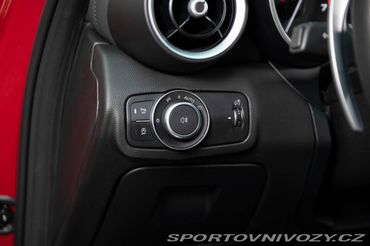 Alfa Romeo Giulia 2.0 GME Veloce AWD AT 2022