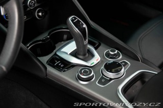 Alfa Romeo Giulia 2.0 GME Veloce AWD AT 2022