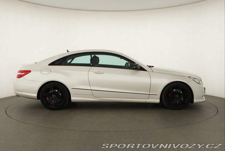 Mercedes-Benz E Elegance E 350 CDI 2012