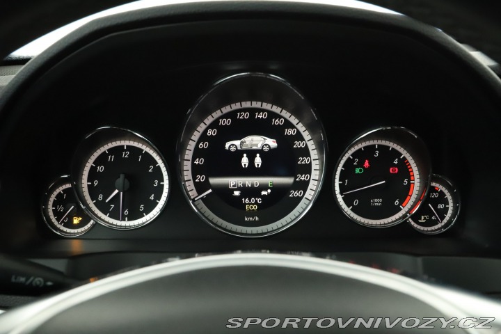 Mercedes-Benz E Elegance E 350 CDI 2012