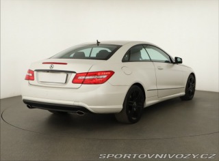Mercedes-Benz E Elegance E 350 CDI 2012