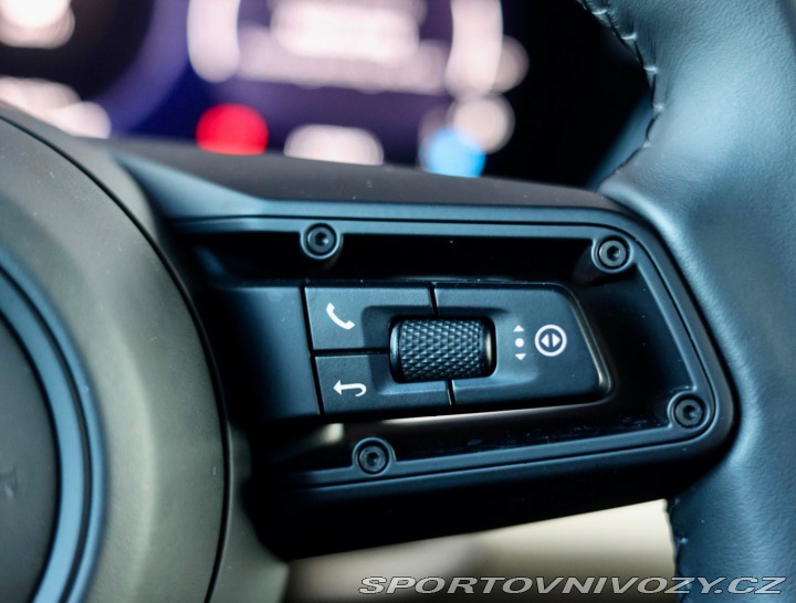 Porsche Macan Electric 4 *Pasažier.Dis 2024