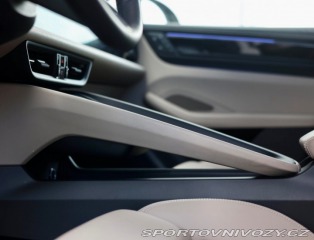 Porsche Macan Electric 4 *Pasažier.Dis 2024