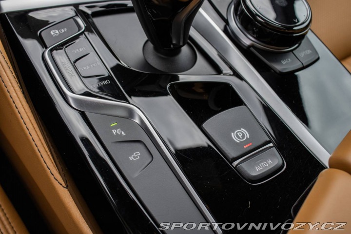 BMW 5 540i xDrive A/T 2017