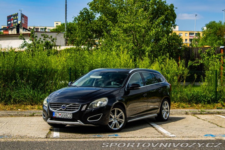 Volvo V60 D5 Momentum 2011
