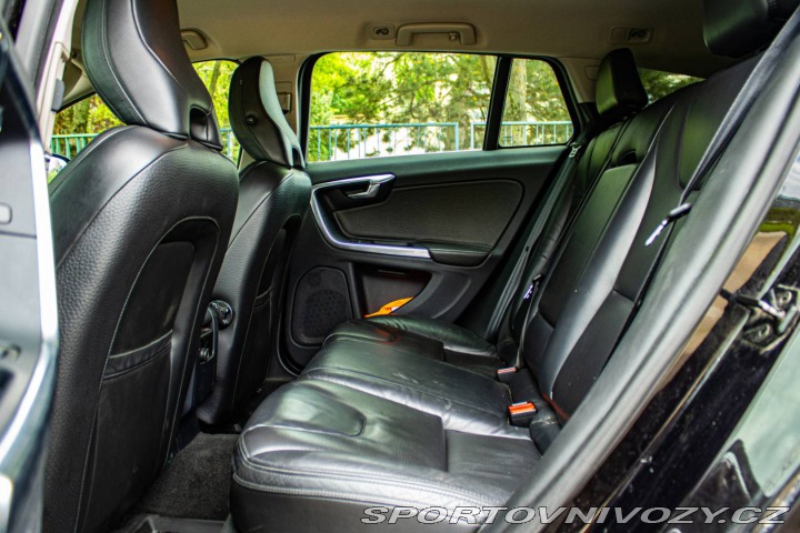 Volvo V60 D5 Momentum 2011
