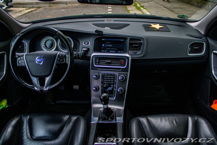 Volvo V60 D5 Momentum 2011