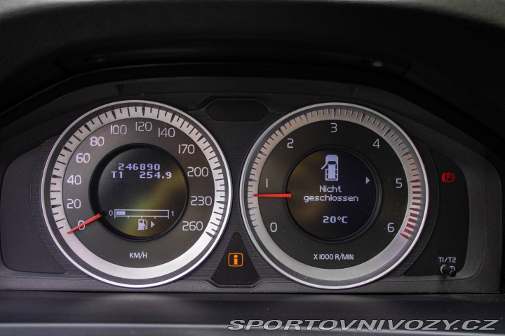 Volvo V60 D5 Momentum 2011