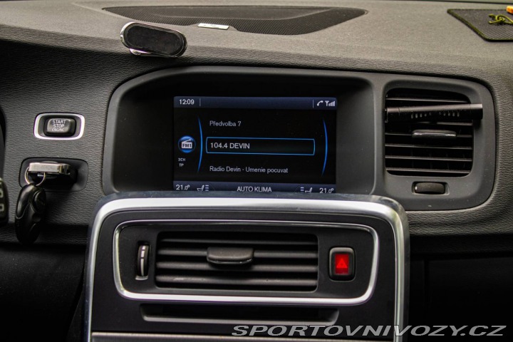 Volvo V60 D5 Momentum 2011