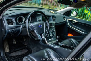Volvo V60 D5 Momentum 2011