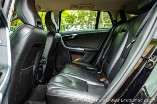 Volvo V60 D5 Momentum 2011
