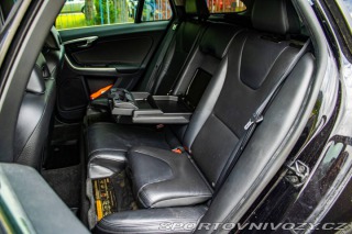 Volvo V60 D5 Momentum 2011