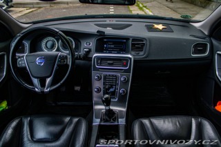 Volvo V60 D5 Momentum 2011