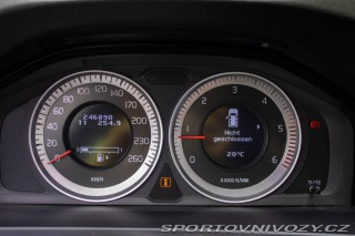 Volvo V60 D5 Momentum 2011
