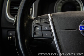 Volvo V60 D5 Momentum 2011
