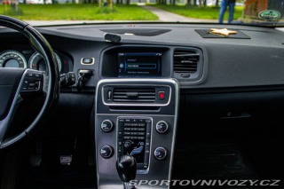 Volvo V60 D5 Momentum 2011