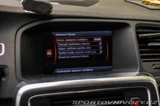Volvo V60 D5 Momentum 2011