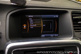 Volvo V60 D5 Momentum 2011