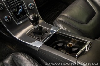 Volvo V60 D5 Momentum 2011