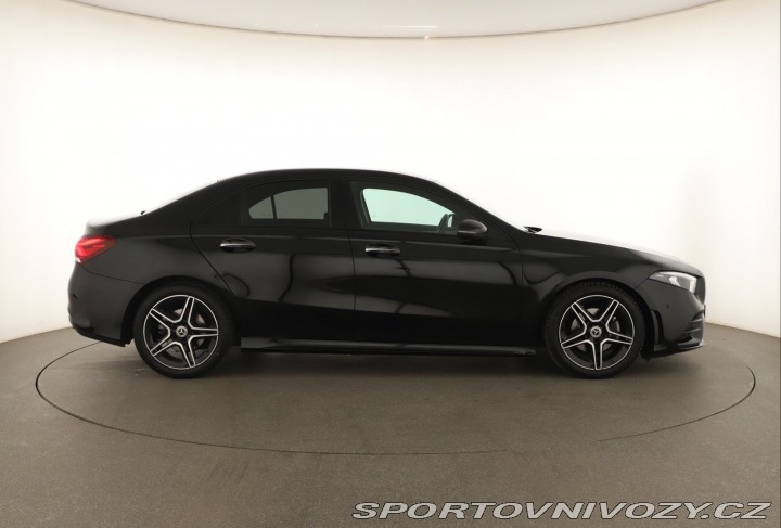 Mercedes-Benz A AMG Line A 200 2021