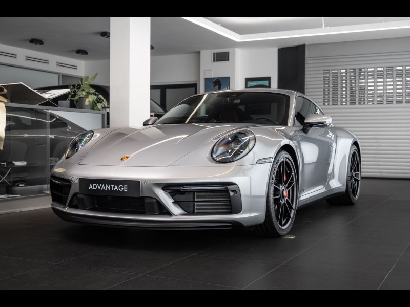 Porsche 911 (992) Carrera 4 GTS