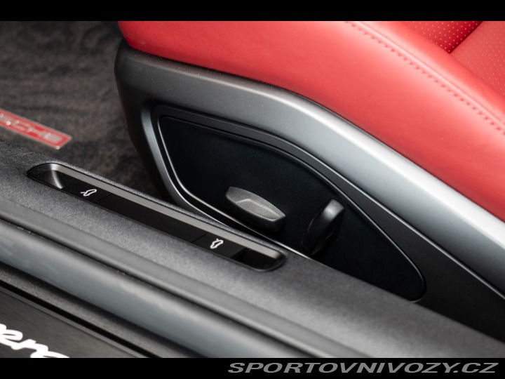 Porsche 911 (992) Carrera 4 GTS 2023