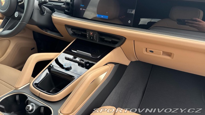 Porsche Cayenne E-Hybrid 2025