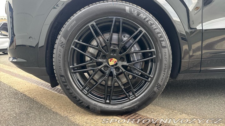 Porsche Cayenne E-Hybrid 2025