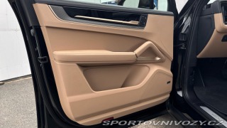 Porsche Cayenne E-Hybrid 2025